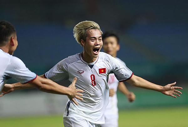 chi em cong nhan khong, toc bach kim cua van toan chac chan la mau hot nhat 2018! - 11