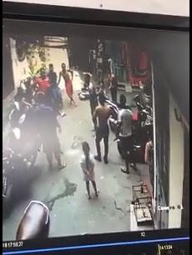 nam thanh nien trom long chim bo quen ca xe dap dien va cai ket day bat ngo - 3