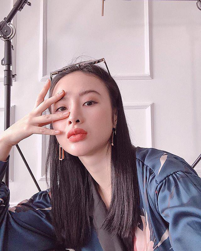 tim diem khac nhau giua loi trang diem ngay thuong va di tiec cua pham huong, ha ho, ngoc trinh - 20