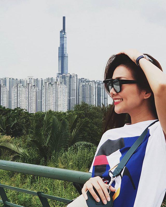 tim diem khac nhau giua loi trang diem ngay thuong va di tiec cua pham huong, ha ho, ngoc trinh - 5