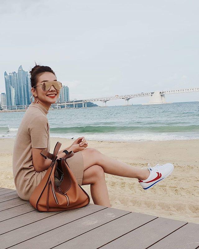 tim diem khac nhau giua loi trang diem ngay thuong va di tiec cua pham huong, ha ho, ngoc trinh - 6