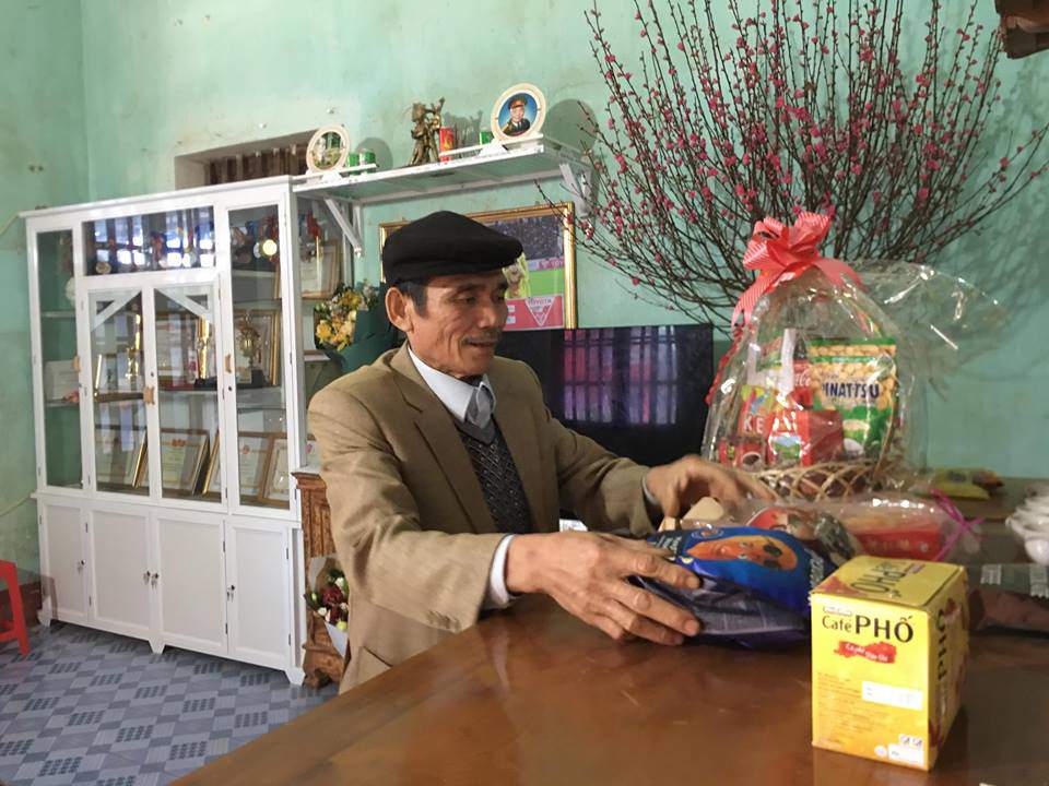 hanh dong cuc tam ly cua "nguoi nhen" bui tien dung voi bo me truoc tran gap u23 syria - 1