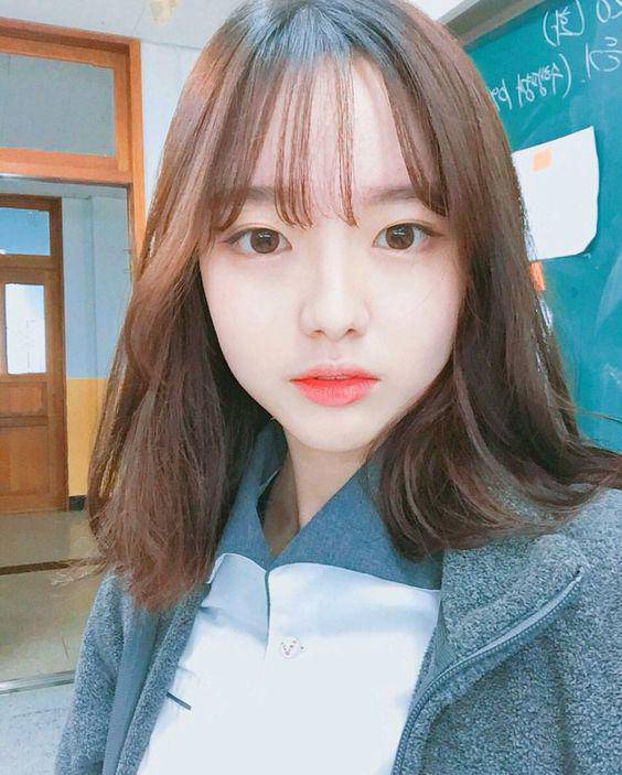 voi kieu toc mai mua, ngoc trinh "hack" tuoi trong nhu gai 18 - 9