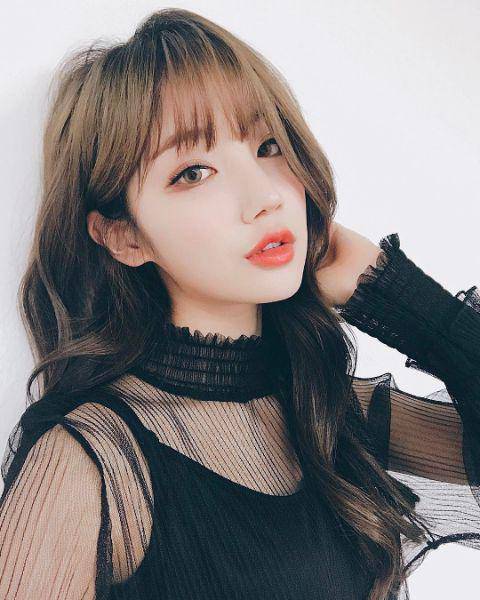 voi kieu toc mai mua, ngoc trinh "hack" tuoi trong nhu gai 18 - 10