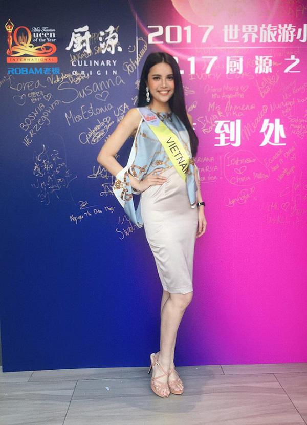 nhung cap chi em "thuy van - thuy kieu" khong ai kem ai o nhung dau truong sac dep viet - 8