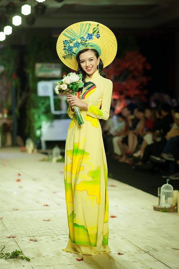 nhung cap chi em "thuy van - thuy kieu" khong ai kem ai o nhung dau truong sac dep viet - 12