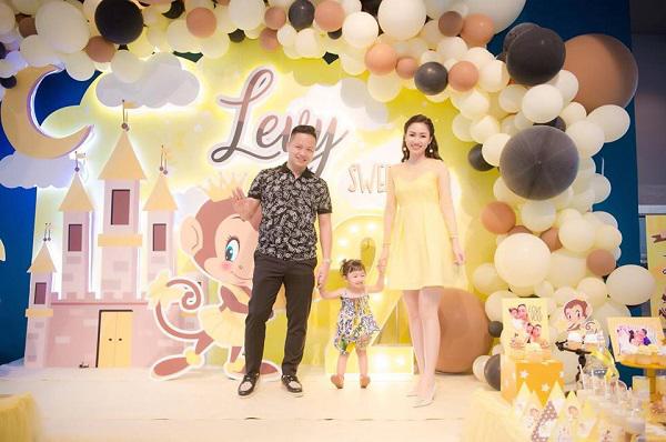 nhung cap chi em "thuy van - thuy kieu" khong ai kem ai o nhung dau truong sac dep viet - 3