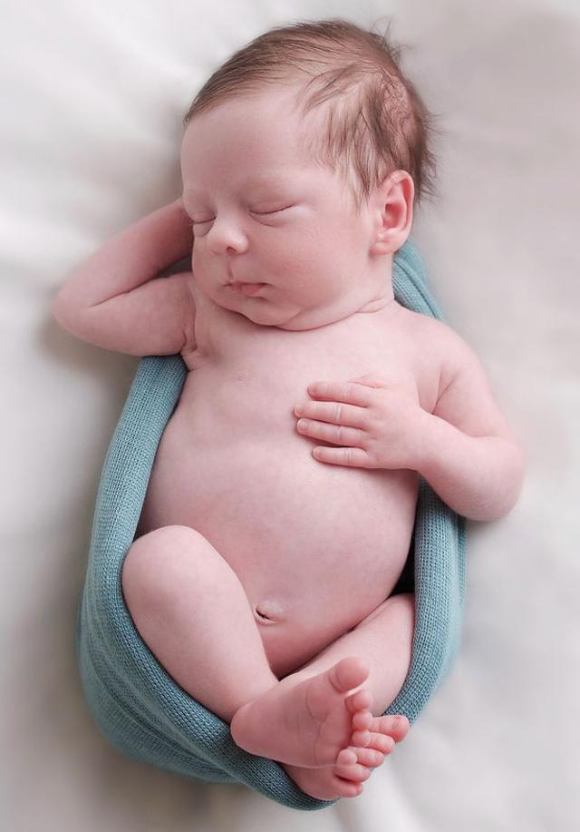 cho con bu giua dem roi ngu thiep di, me tinh day thay con 6 tuan tuoi da tat tho - 4