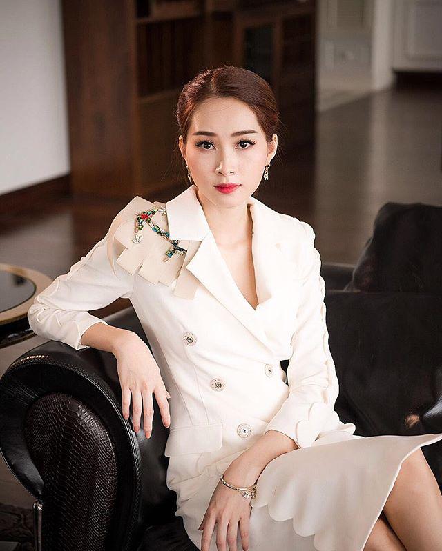 mac ai to tret phan son, dang thu thao van la bong hong chang can dep nho son phan - 5