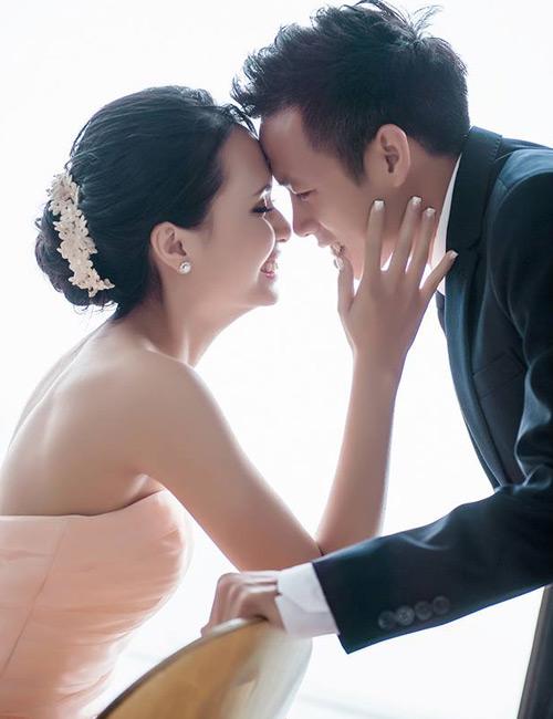 dang sau thanh cong cua van quyet la bong dang cua nguoi vo vua dep nguoi lai dep net nay - 9