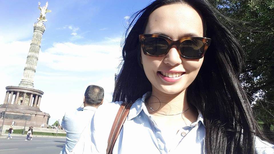 dang sau thanh cong cua van quyet la bong dang cua nguoi vo vua dep nguoi lai dep net nay - 5