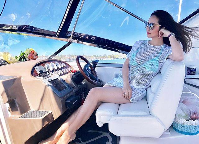 dien bikini nong bong, cac "ba me ba con" showbiz viet an dut gai 18 o khoan nay - 1