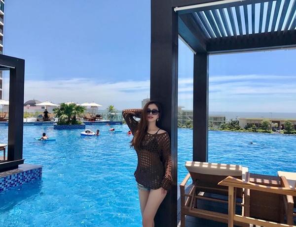 dien bikini nong bong, cac "ba me ba con" showbiz viet an dut gai 18 o khoan nay - 2