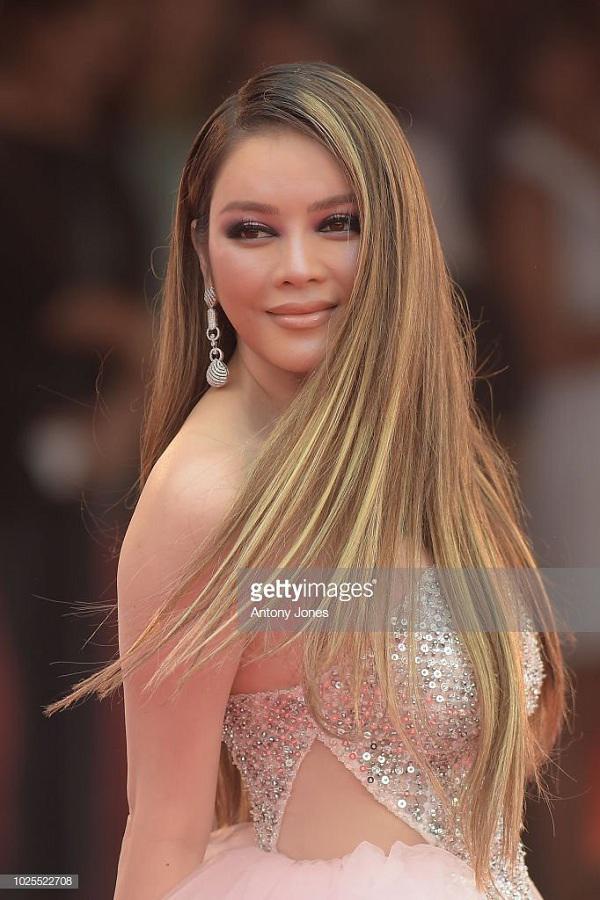 suyt khong nhan ra ly nha ky vi nhan sac "gay hoang mang" trong lan xuat hien gan nhat - 4