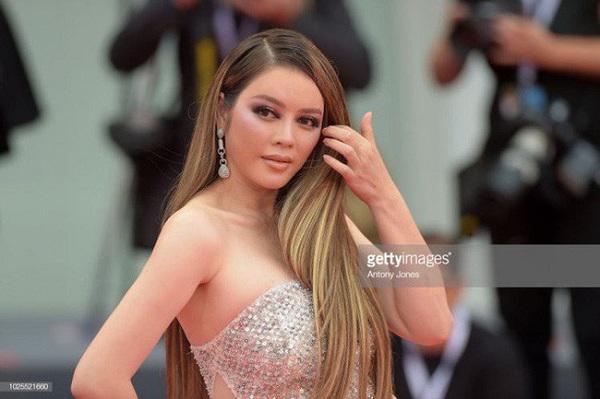 suyt khong nhan ra ly nha ky vi nhan sac "gay hoang mang" trong lan xuat hien gan nhat - 5