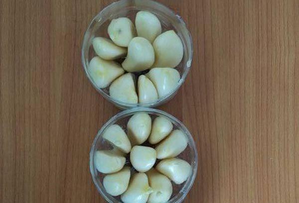 Just put garlic full of plastic bottles on the window, a few months later there will be clean garlic to eat gas - 4
