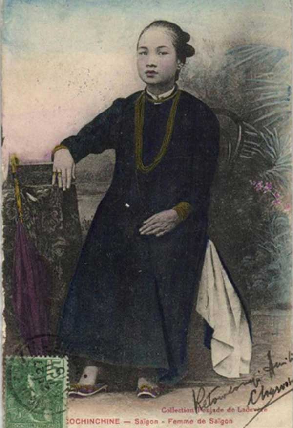 hoa hau dau tien cua viet nam co cuoc doi bi kich, dam nuoc mat - 1