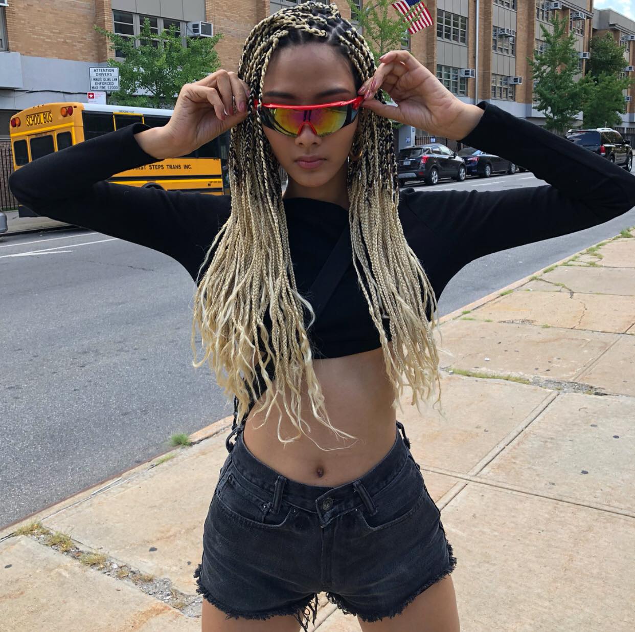 hoang thuy - mai ngo: cung mot kieu toc, mot mau da nhung hai so phan - 3