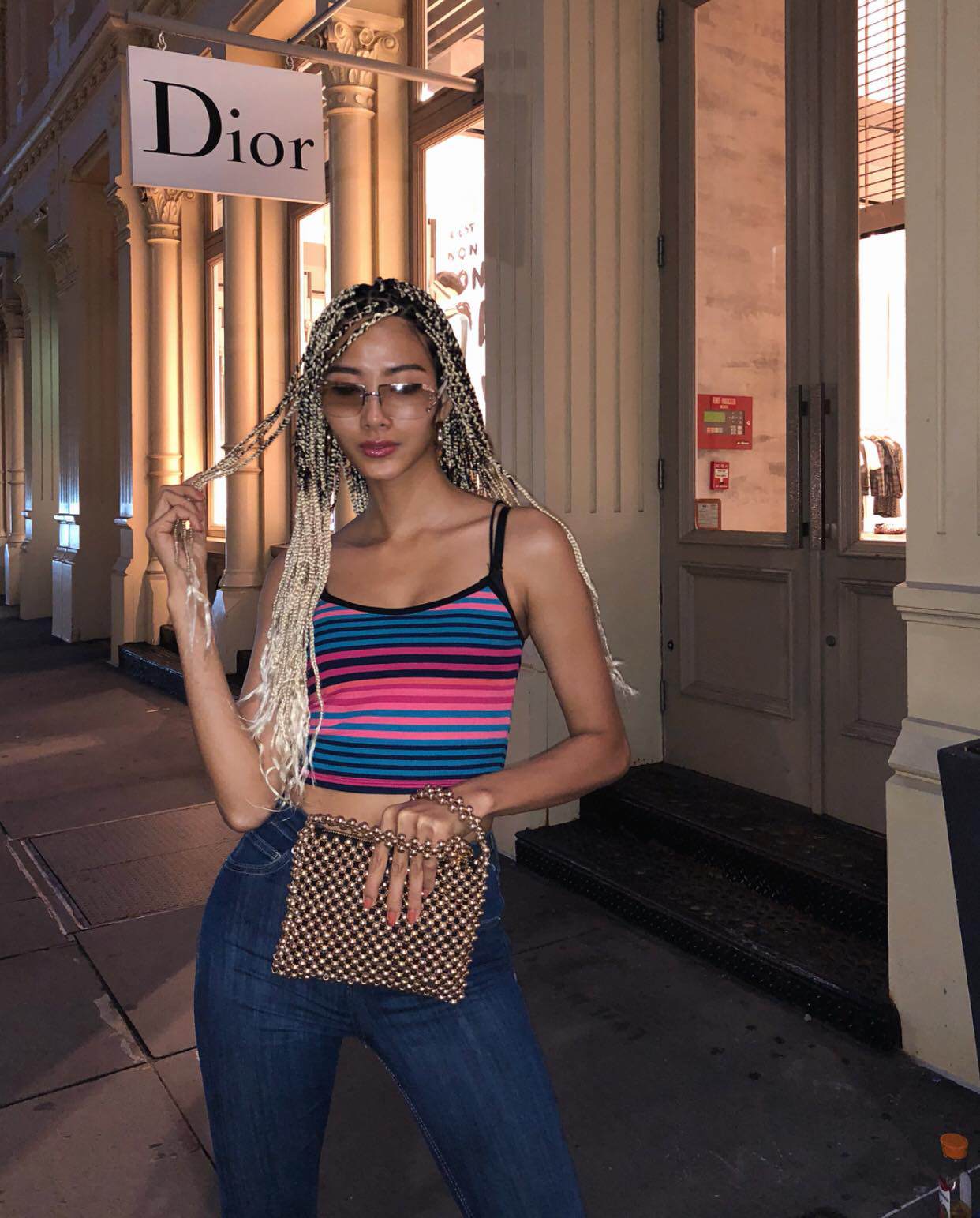 hoang thuy - mai ngo: cung mot kieu toc, mot mau da nhung hai so phan - 2