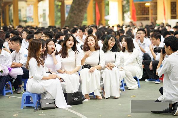 trang diem mua tuu truong: cac hot girl ngay ay - bay gio khac nhau nhu the nao? - 13