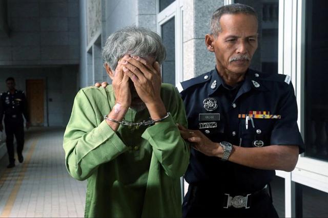 thay be gai 11 thang tuoi quay khoc, co trong tre phat hien toi ac tay troi cua bo chong - 1