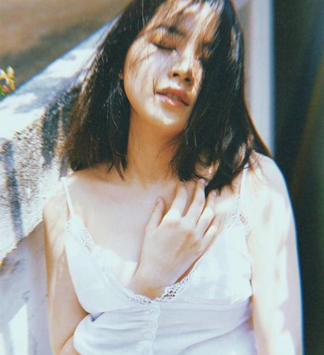 mai me khoe "nui doi" tron day, chi pu lai bi vuong nghi van trung tu vong 1? - 11