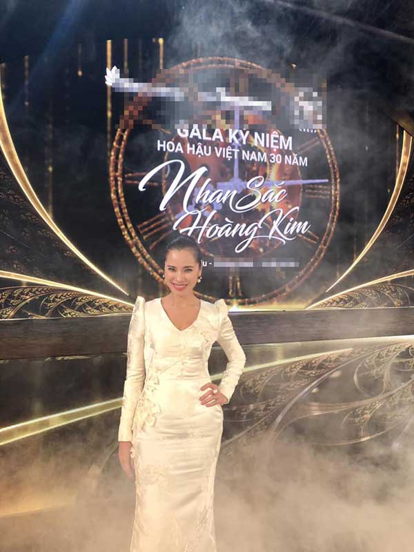 "a hau viet nam duy nhat co vong eo 56 cm" ngay ay bay gio - 4