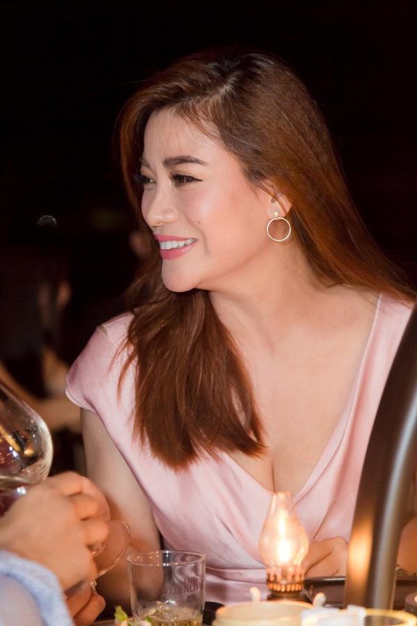 cam dai ngoang, mat cung do, phai chang truong ngoc anh gap bien chung khi phau thuat tham my? - 2