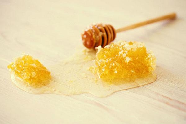 hoc ngay 8 cach tri mun trung ca don gian ma hieu qua khong ngo - 3