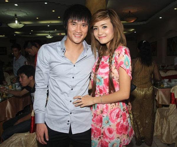 "mat tich" khoi showbiz gan 1 nam, em chong thuy tien tro lai voi than hinh nuot na, quyen ru - 1