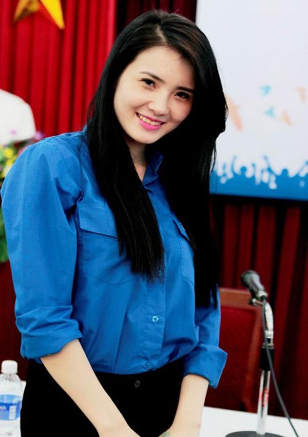 "mat tich" khoi showbiz gan 1 nam, em chong thuy tien tro lai voi than hinh nuot na, quyen ru - 3