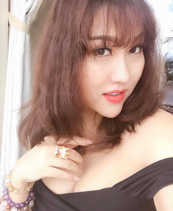 nhan sac qua khac la, than hinh kem thon gon, day co that la phi thanh van? - 9