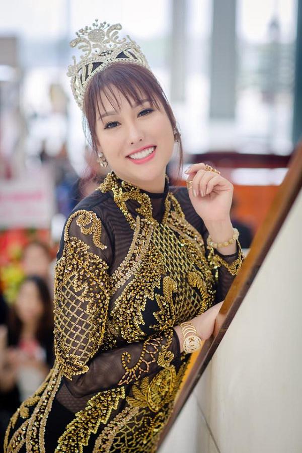 nhan sac qua khac la, than hinh kem thon gon, day co that la phi thanh van? - 11