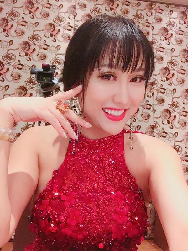 nhan sac qua khac la, than hinh kem thon gon, day co that la phi thanh van? - 10