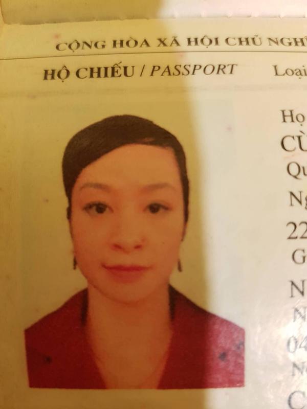 tro treu co gai bi hai quan san bay giu lai vi guong mat khac xa voi anh ho chieu - 2