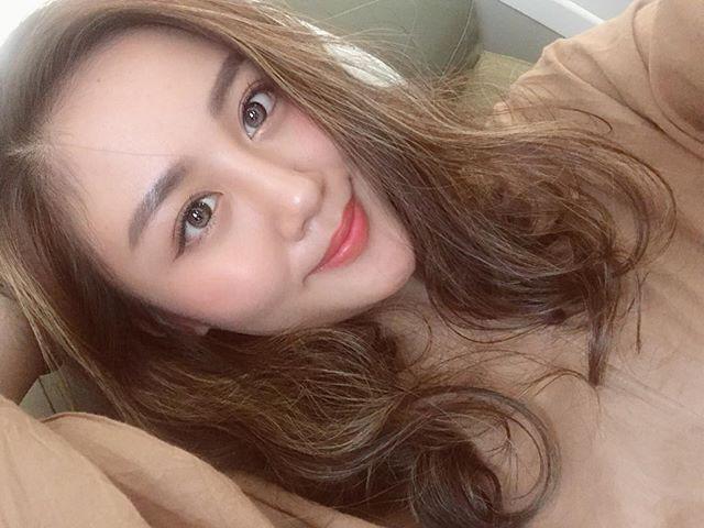 trong khi elly tran lo mat sung vu, van mai huong lai gay hoang hot vi cam tam giac nhon - 11