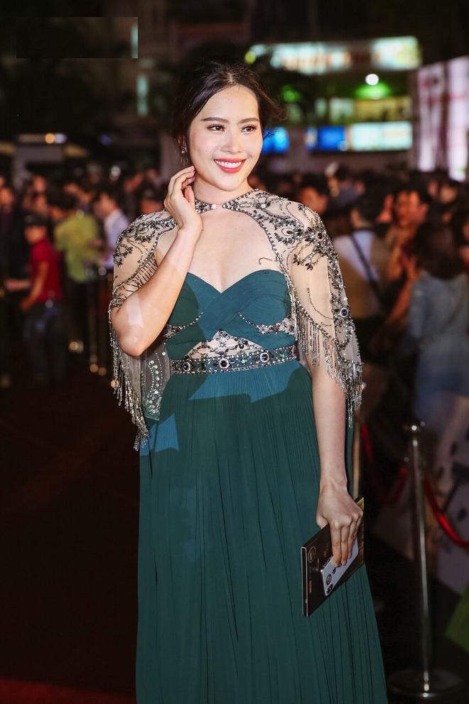 nhin nam em tren tham do hhvn 2018, fan tu hoi chuyen gi dang xay ra vay? - 1