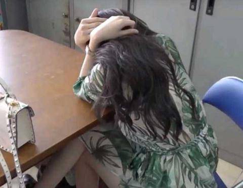 vu a hau, mc ban dam nghin do: kieu nu 25.000 usd duoc giau kin - 1