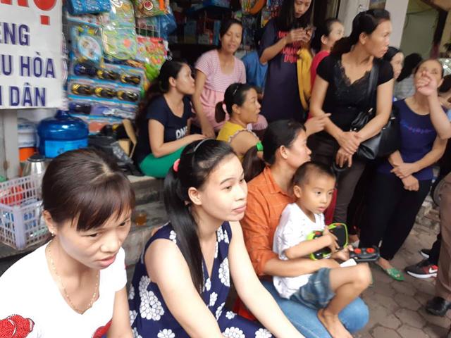 vu chay lon gan vien nhi: xot xa canh ba 60 tuoi, om chau mac ung thu ngu via he - 4