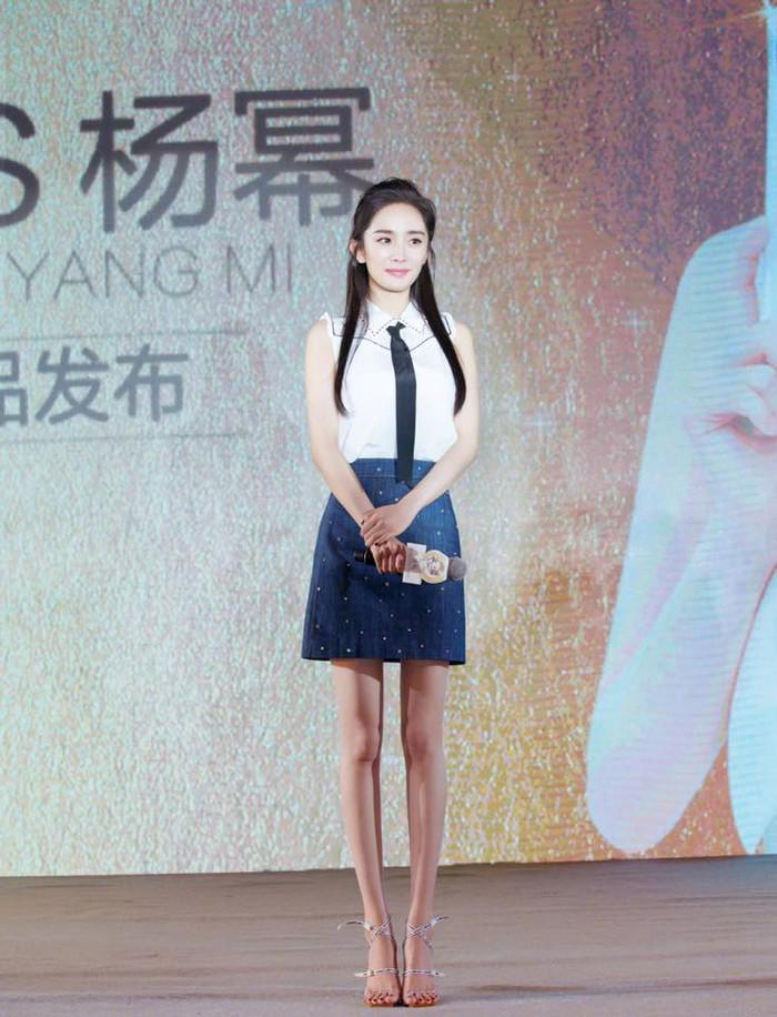 angela baby - duong mich: tuyet chieu giu dang, cham da cua hai ba me van nguoi me - 11