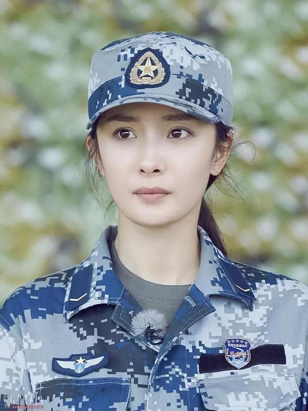 angela baby - duong mich: tuyet chieu giu dang, cham da cua hai ba me van nguoi me - 10