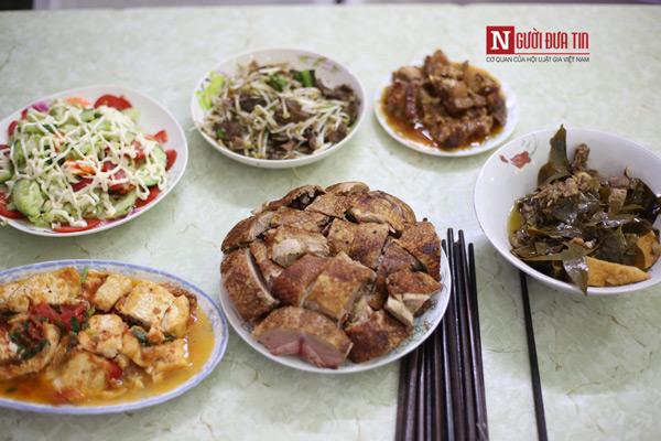 ban be, hang xom chuc phuc cho co dau 62 tuoi lay chong 26 tuoi - 6
