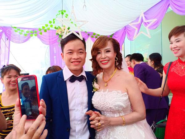 co dau 62 tuoi vong vang triu co len xe hoa theo chang 26 tuoi "ve dinh" - 3