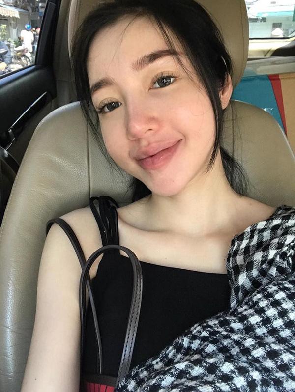 dan tinh ngac nhien truoc net khac biet tren mat elly tran khi co khoe anh mat moc - 2