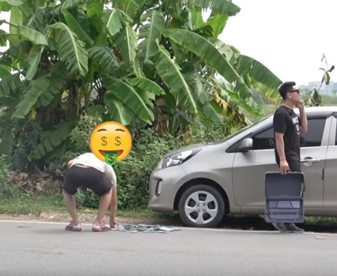 nhom thanh nien gia vo danh roi mot vali tien de thu long nguoi tot va cai ket lo nang - 3