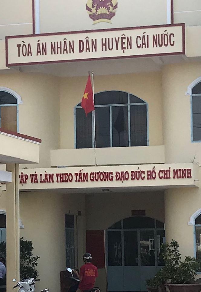 danh ghen nhu thoi trung co o ca mau: vo cua thuong uy cong an len ke hoach tu truoc? - 1