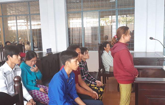 danh ghen nhu thoi trung co o ca mau: vo cua thuong uy cong an len ke hoach tu truoc? - 2