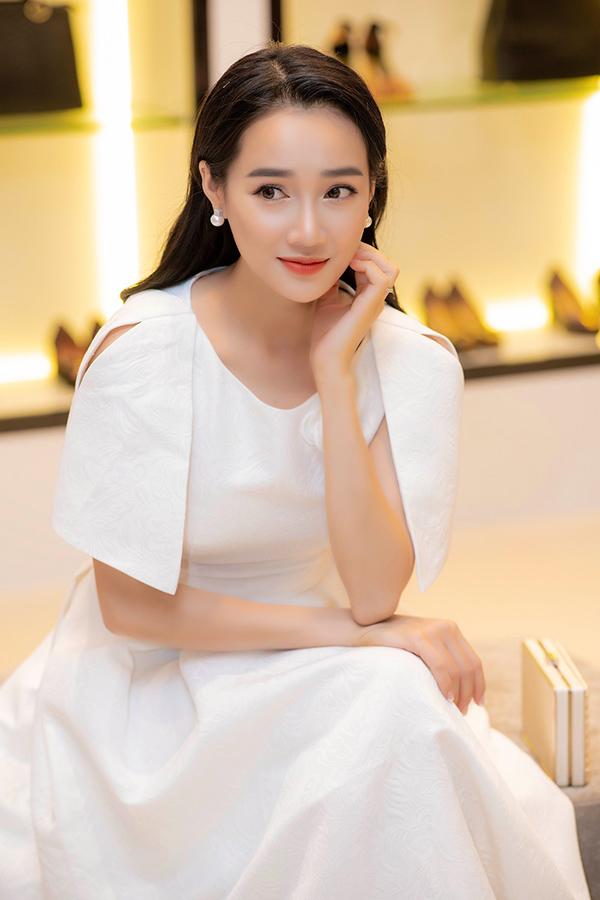 ngay cuoi chi can dung mac 3 loi nay, nhan sac nha phuong se chuan khong can chinh! - 9