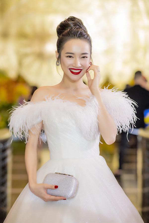 ngay cuoi chi can dung mac 3 loi nay, nhan sac nha phuong se chuan khong can chinh! - 7