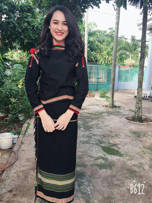 ngay ngat truoc nhan sac ban sao tai viet nam cua my nhan dep nhat philippines - 1